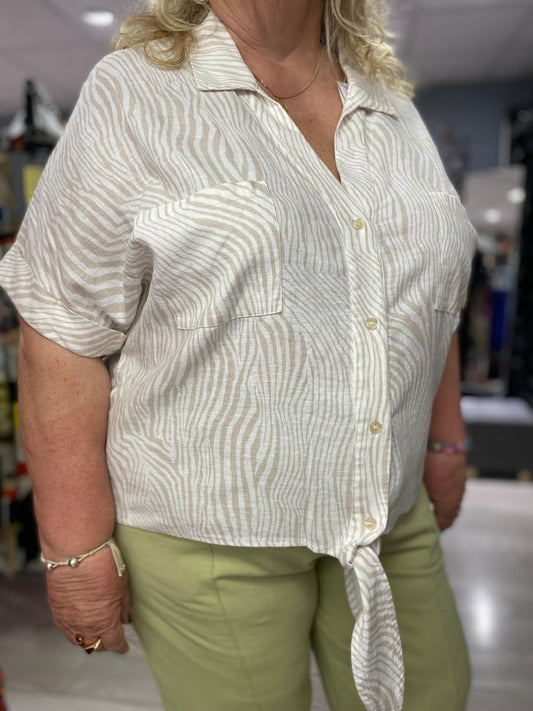 Chemise courte nouée