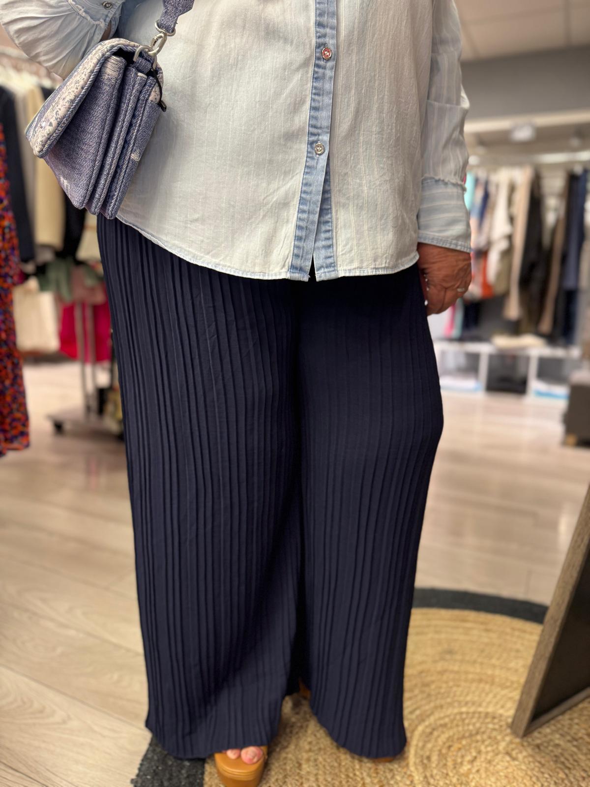 Pantalon fluide plissé bleu marine